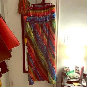 Strapless multicolor maxi gown! ⭐️